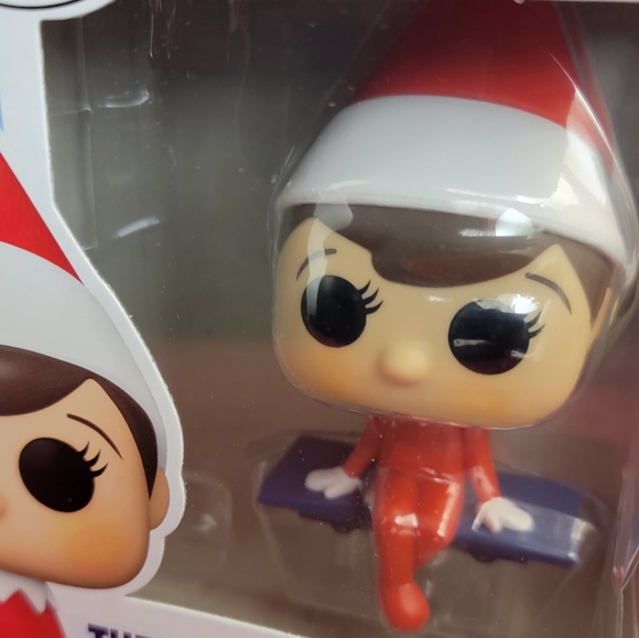 The elf on the shelf funko # 37 (nib) With pop protector - Picture 3 of 7
